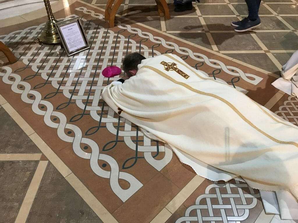 El arzobispo Eamon Martin de Armagh, Irlanda, lidera el Día de oración por las víctimas y sobrevivientes de abuso